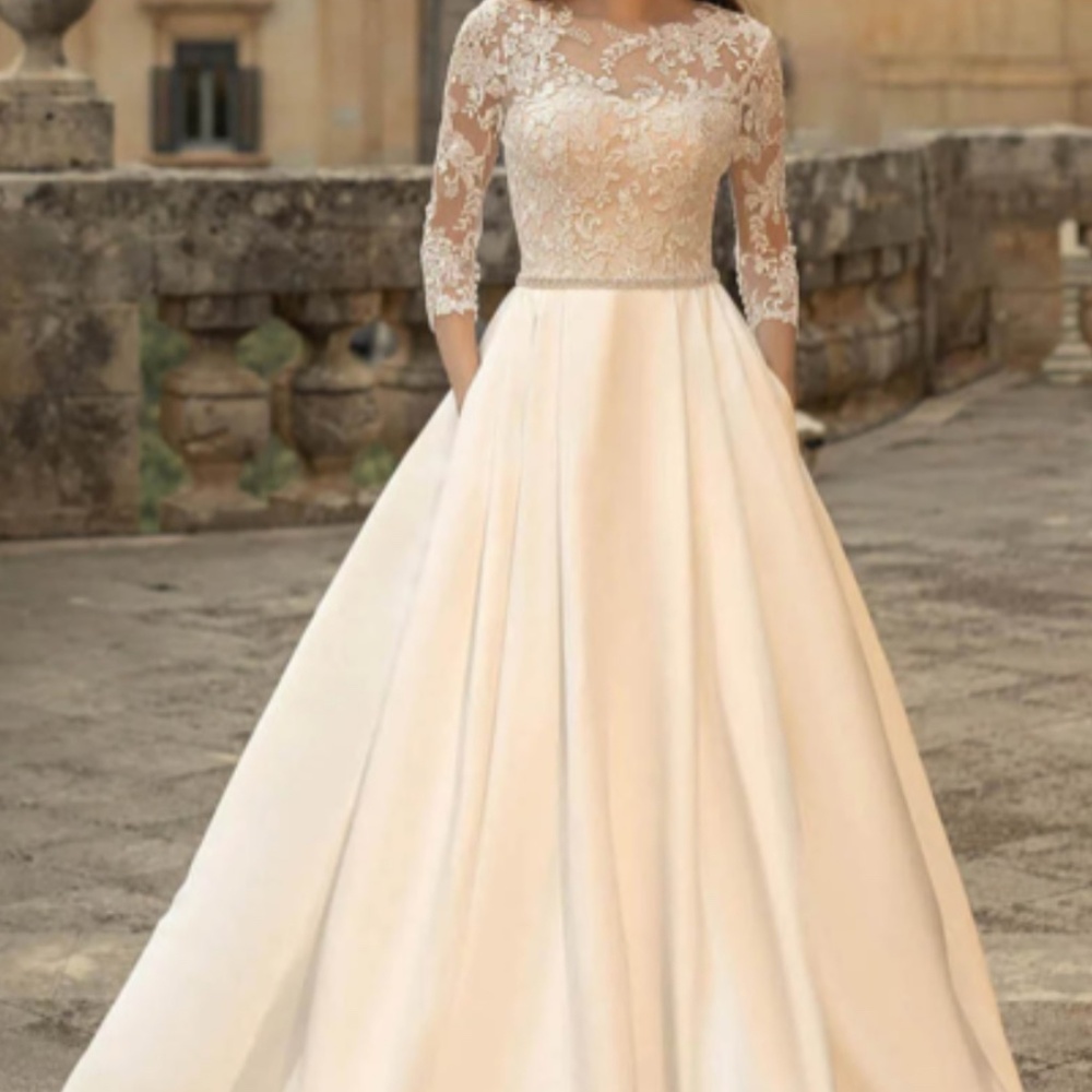 Classic Lace Sleeves Ball-Gown Satin Wedding Dresses